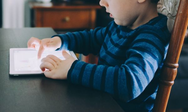 The difference between a full kid’s tablet and an electronic learning toy tablet