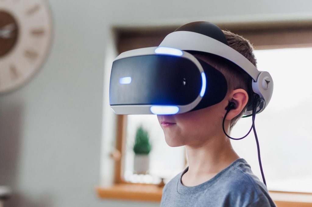 8 Ways Teachers Can Benefit from Using VR Technology in the Classroom 1