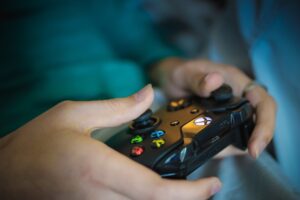 Live Video Games: Demystifying Their Functioning