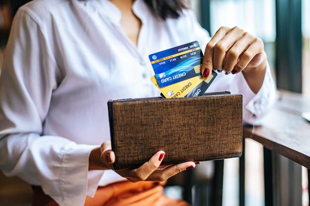 What You Need to Know About Credit Cards Singapore 1