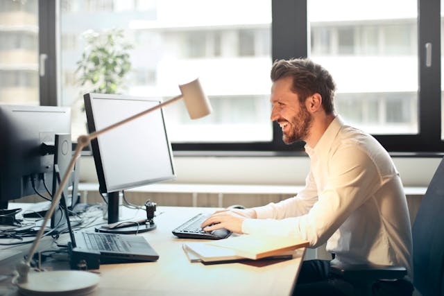 Top Reasons to Shift Your Business to an Enterprise Cloud Environment 1 Top Reasons to Shift Your Business to an Enterprise Cloud Environment