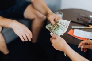 Pros and Cons of Payday Loans for Short-Term Needs