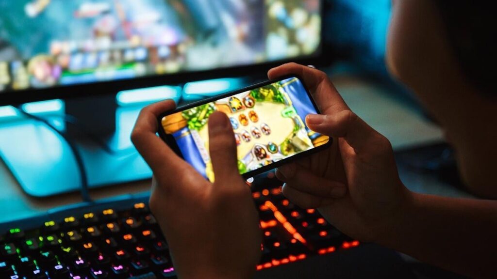 Mobile Apps vs Desktop Gaming Experience 1